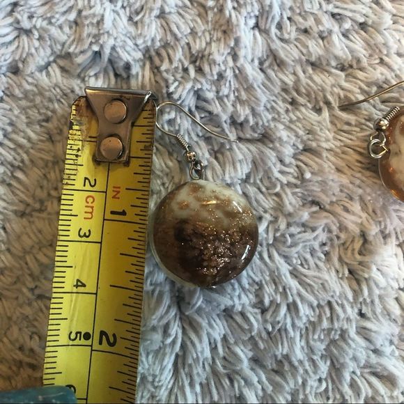 Handmade resin earrings - Picture 6 of 7